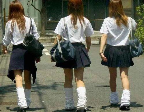 国产日本泡泡袜视频,时尚潮流的跨界融合