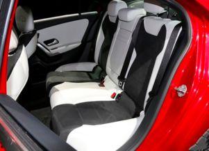 国产a级轿车实拍视频,性能与颜值并存，性价比之选