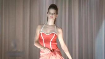 国产自制泳衣视频,自制工艺演绎时尚与品质