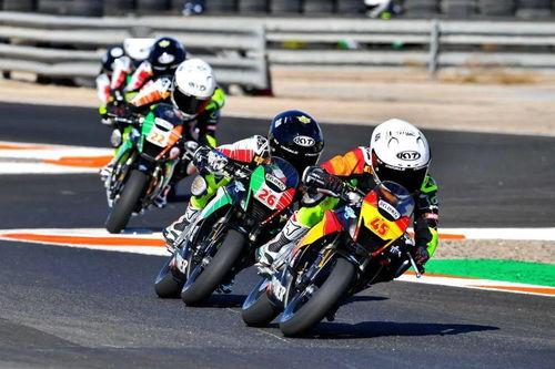 西班牙车手开国产机车视频,西班牙车手驾驭体验